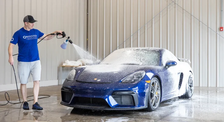 5 Must-Have Tools for an Effective Hand Car Wash